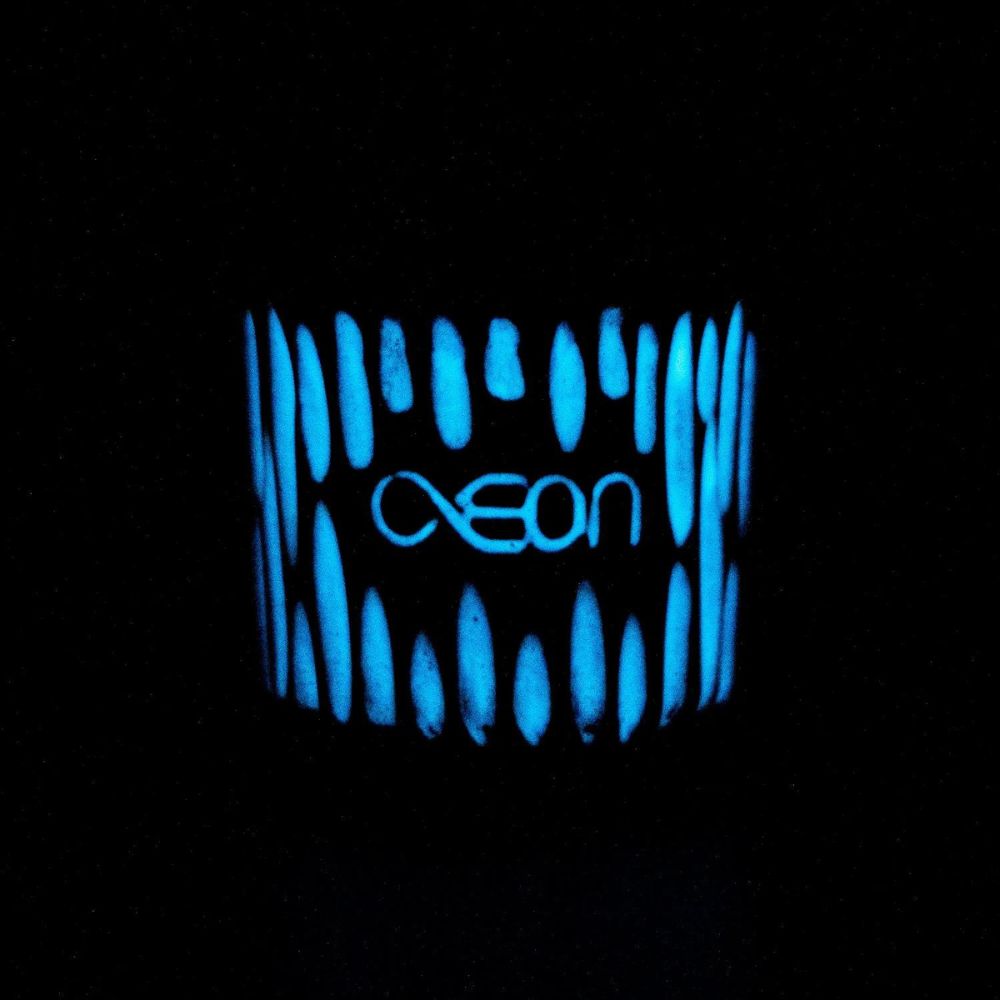 AEON x Solaris Nova Shisha Kopf Limited Edition neon